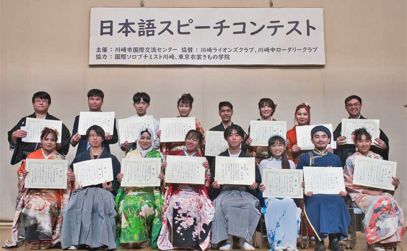 前回スピーチをした皆さんの集合写真